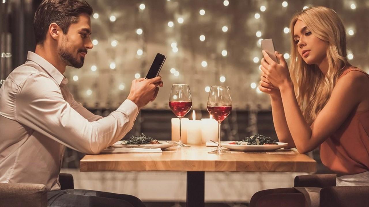 
 Feelflame Review: Is It Beneficial To Date Online?
